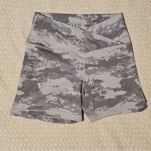 Fleo V waistband short 3.5” -high rise